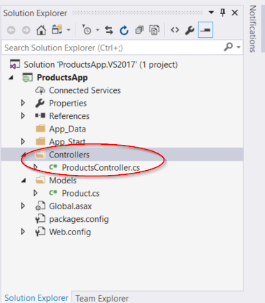 Capture d’écran des options de menu de l’Explorateur de solutions, circonstant l’option nouvellement créée appelée « products controller dot C S » dans le dossier contrôleurs.