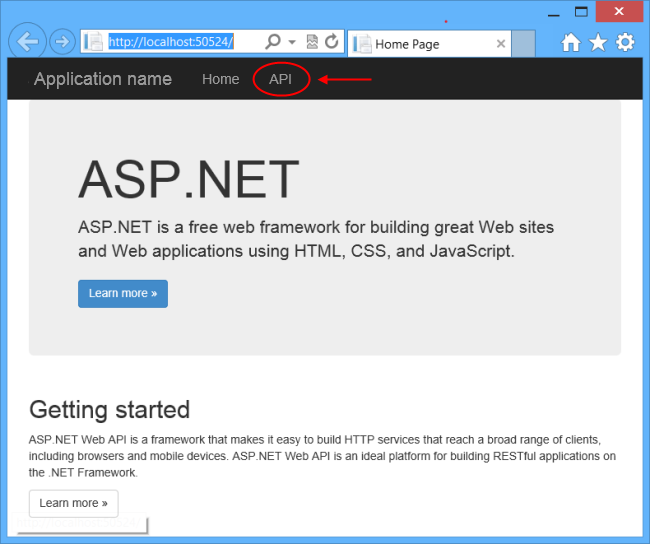 Skärmbild av programfönstret som startades från Visual Studio i felsökningsläge med A P I-länken inringad i rött och markerad med en röd pil.